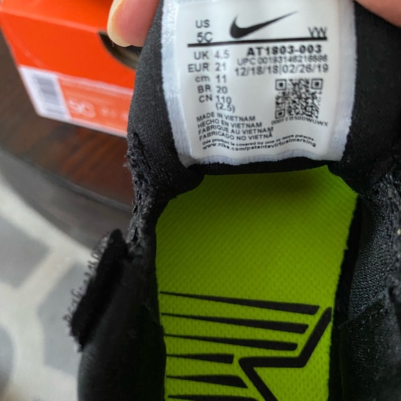 New Nike Sneakers - Picture 2 of 5